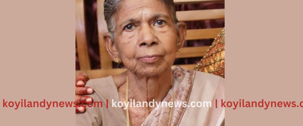 മുത്താമ്പി കാറാണി കുനി നാരായണി അന്തരിച്ചു